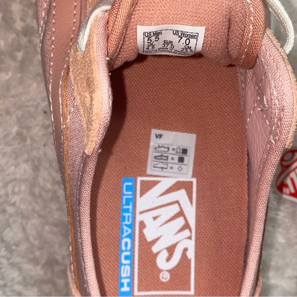 VANS - Picture 2 of 2